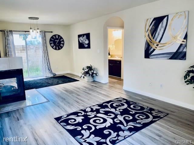 Primary Photo - 4 br, 3.5 bath Townhome - 18336 Keswick St