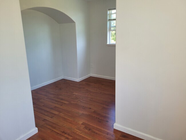 Foto del edificio - 998 Burnt Ridge Rd