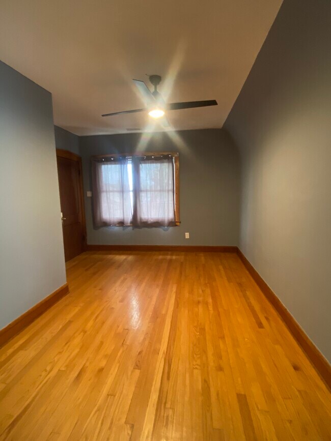 Building Photo - 3512 N Kilpatrick Ave