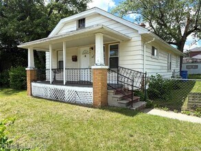 Building Photo - 5751 Drexel St