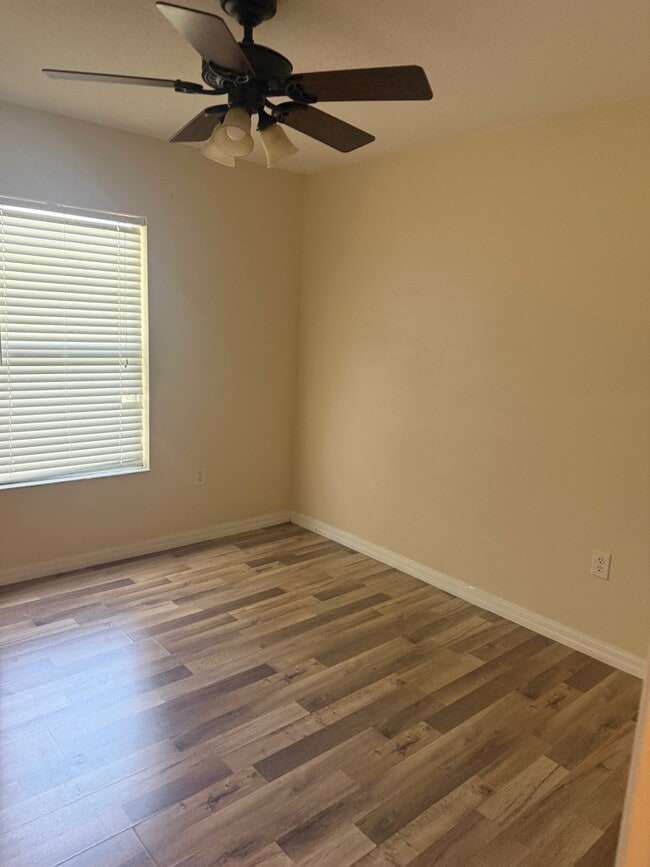 Building Photo - 2512 Aventurine St