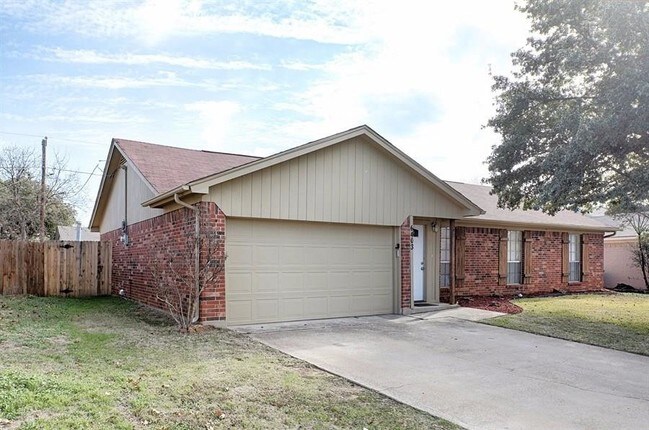 Building Photo - 6403 Rock Springs Dr