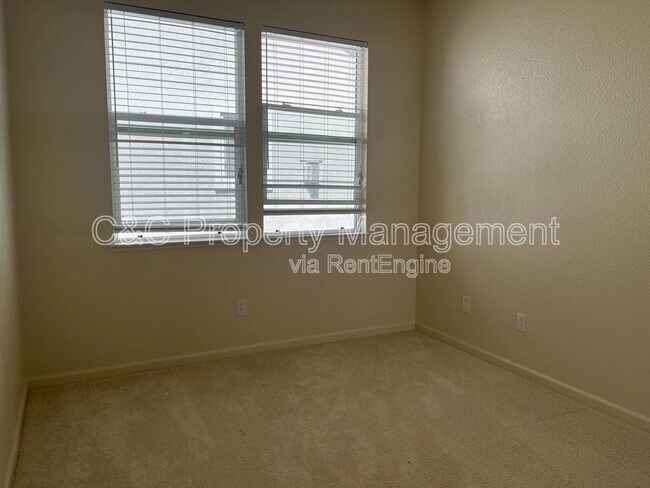 Foto del edificio - 4020 Crescent Ct