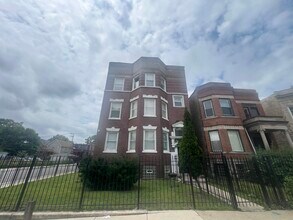 Building Photo - 6558 S Green St