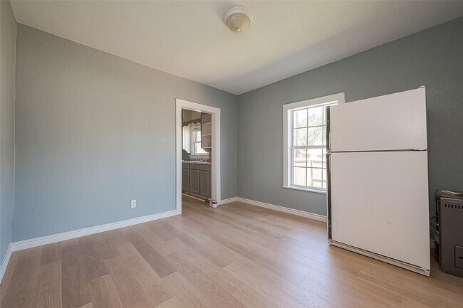 Foto del edificio - 4704 Farmer St