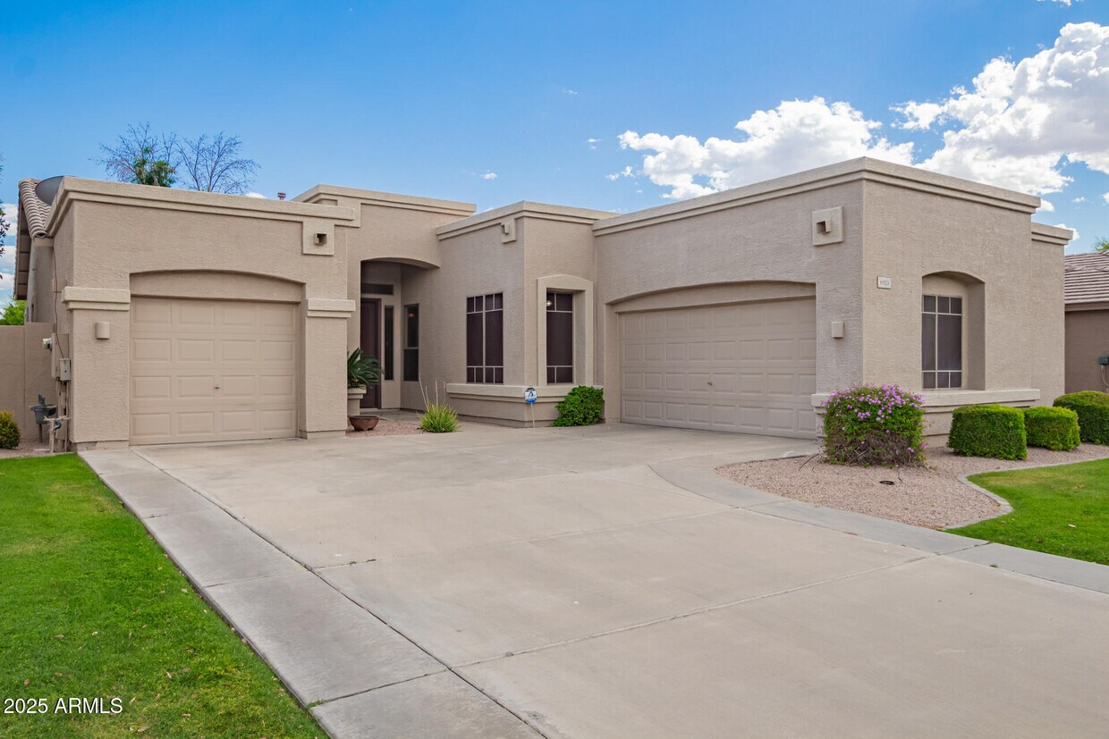 Foto principal - 6923 W Lone Cactus Dr