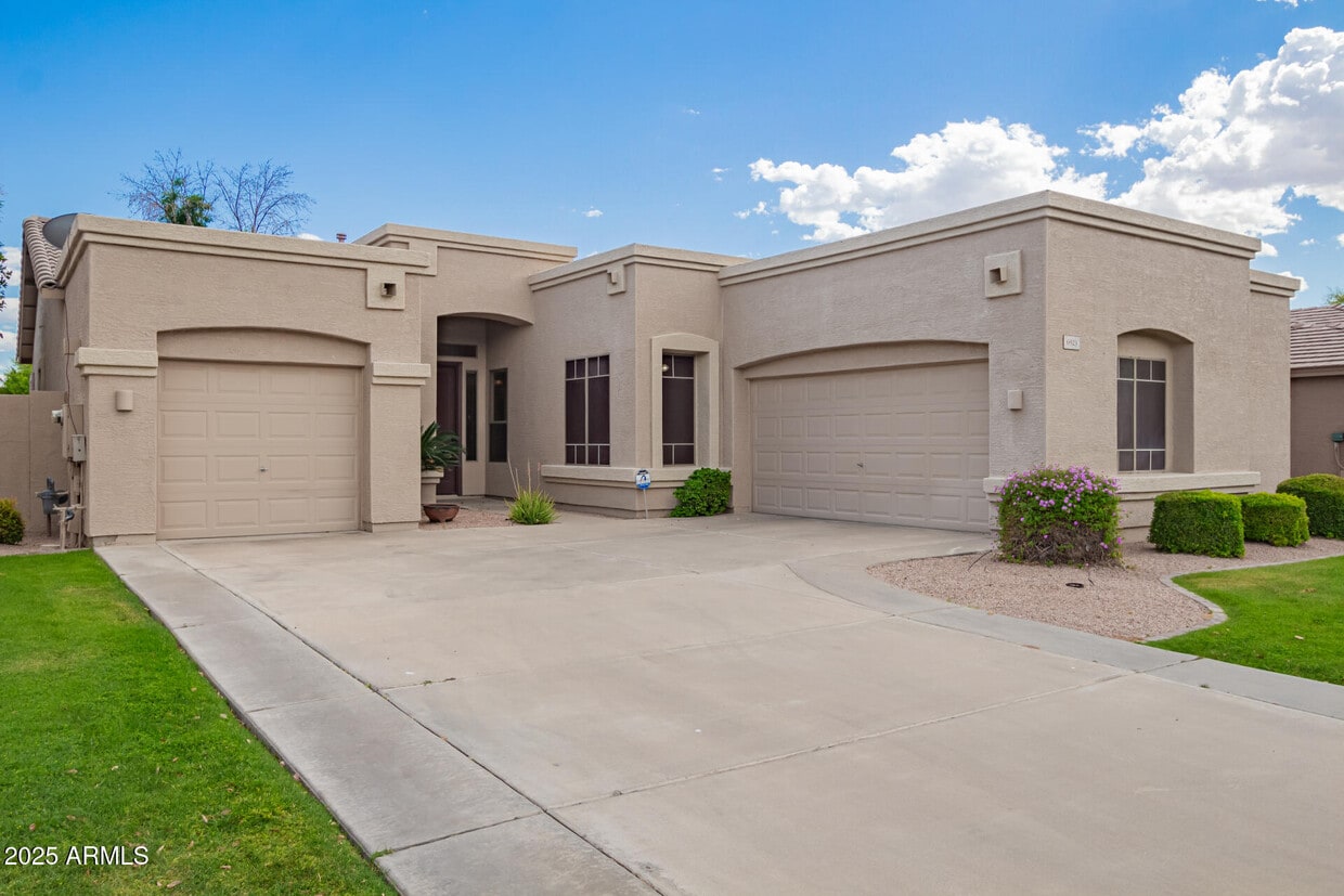Primary Photo - 6923 W Lone Cactus Dr