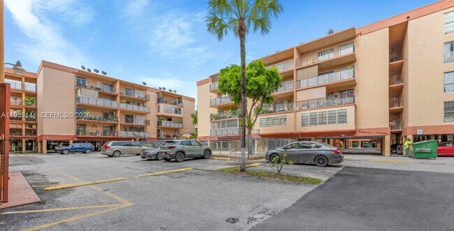 Building Photo - 1910 W 56th St