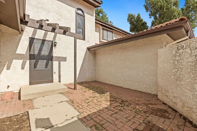 Building Photo - 7480 Alameda Ct