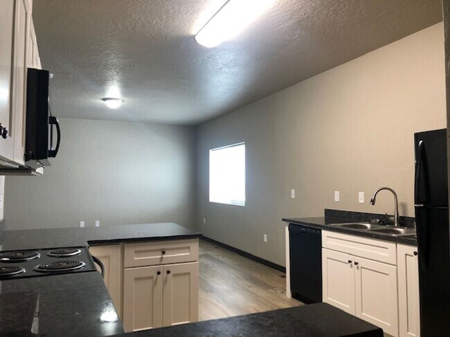 Building Photo - 13704 Four Plex