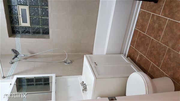 Foto del edificio - 2421 W 60th St