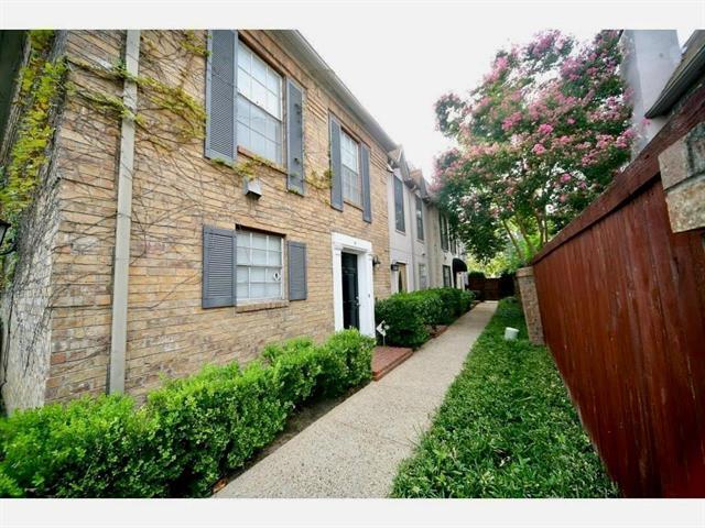 Foto principal - 4409 Travis St