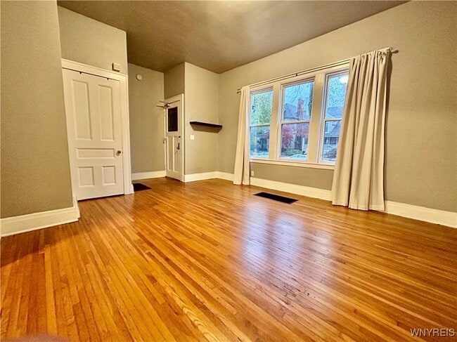 Building Photo - 123 Highland Ave