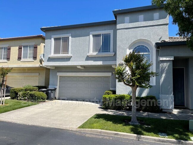 Foto del edificio - 722 Trout Ct