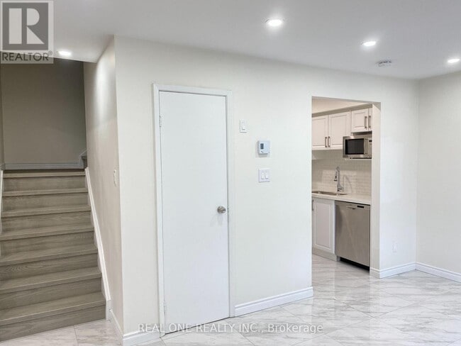 Building Photo - 103 Rock Fern Way