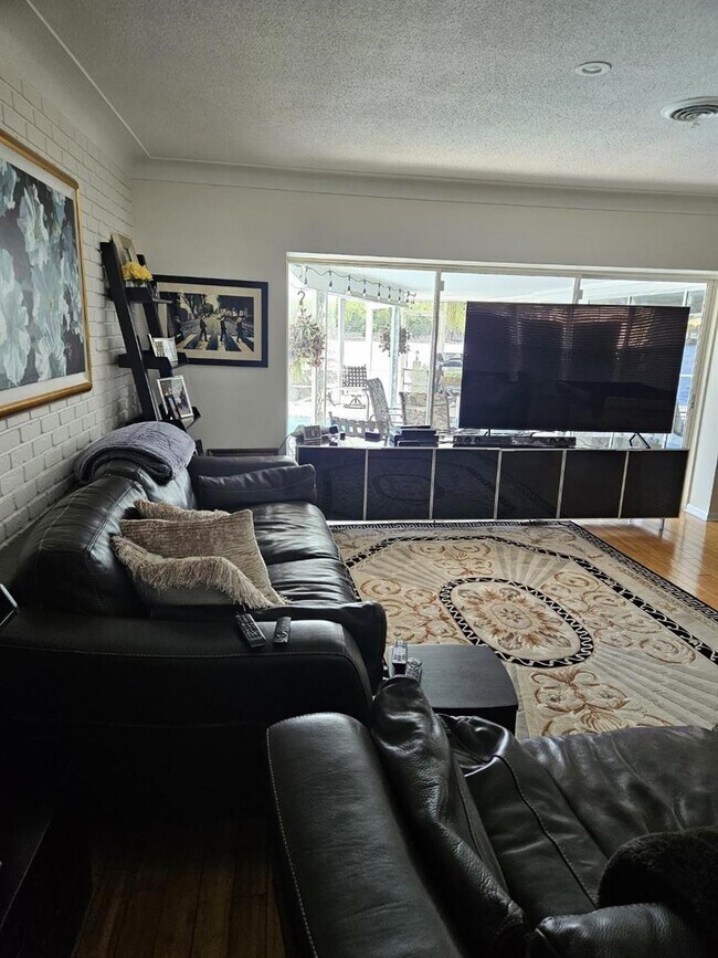 Foto del edificio - 7336 NE 8th Dr