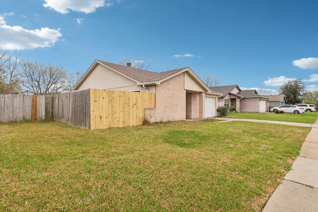 Foto del edificio - 14067 Towneway Dr