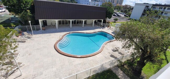 Foto del edificio - 500 NE 2nd St