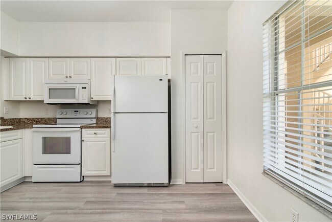 Foto del edificio - 3245 Cypress Glen Way