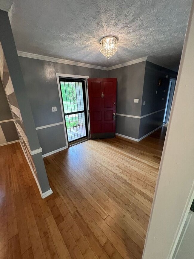 Building Photo - Charming 3 bedroom 2 bathroom Ranch-Style ...