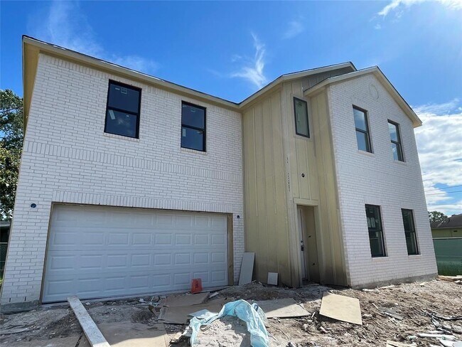 Building Photo - 6324 Sayers St