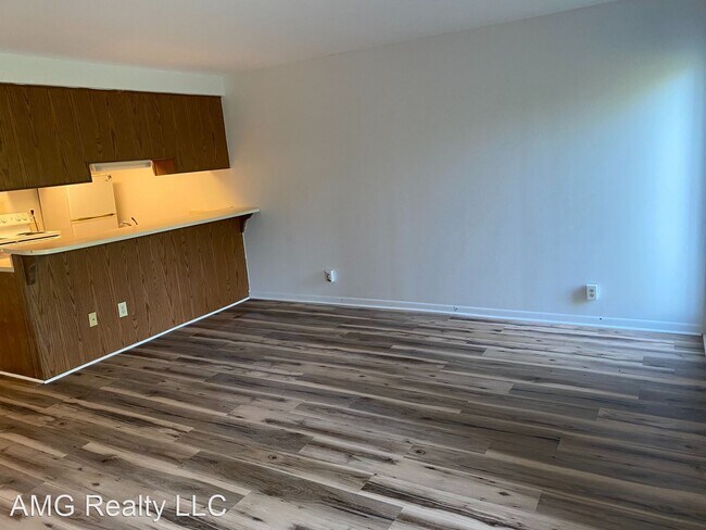 Building Photo - 1 br, 1 bath House - 3063 Huntleigh Dr