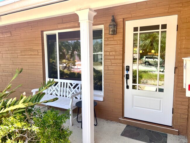 Photo - 3919 Helena St NE House