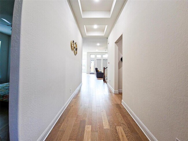Building Photo - 813 Sunny Ridge Dr