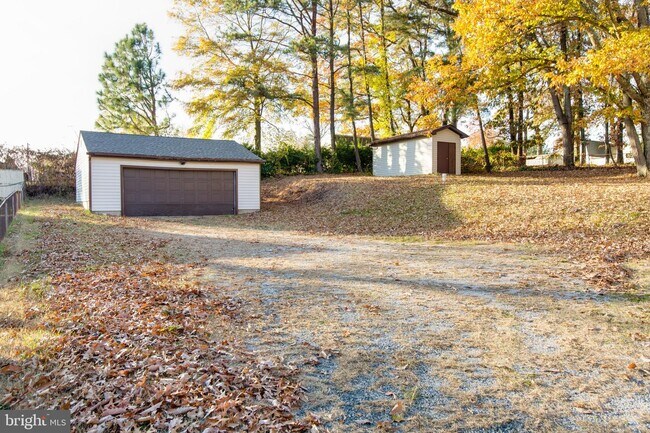Building Photo - 8382 Brookwood Rd
