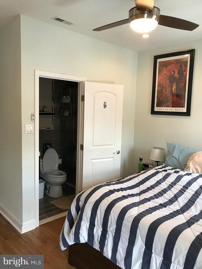 Master bedroom. - 1250 South 29th Street