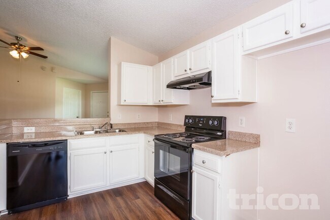 Building Photo - 3103 Kelling St