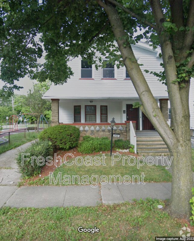 Building Photo - 3402 E 145th St