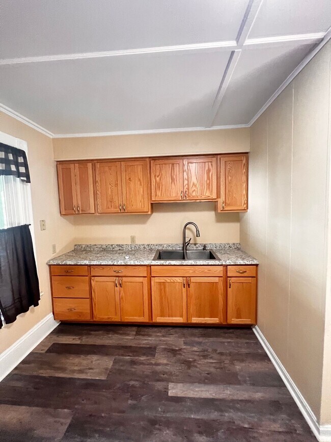 7 Hazelwood Ave Unit 2, Waterville, ME 04901 Apartments in Waterville