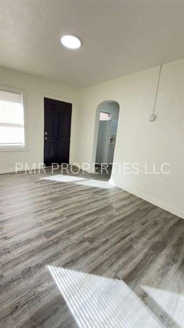 Foto del edificio - 2 Bedroom/ 1 Bathroom- House