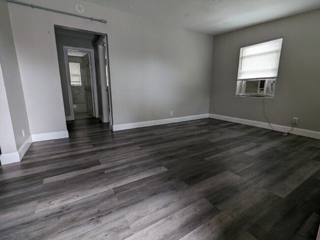 Building Photo - May Rent Special! Move in today & get the ...