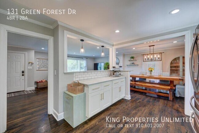 Foto del edificio - 131 Green Forest Dr