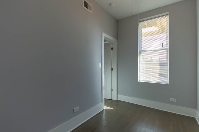 Building Photo - 2118 W 18th St