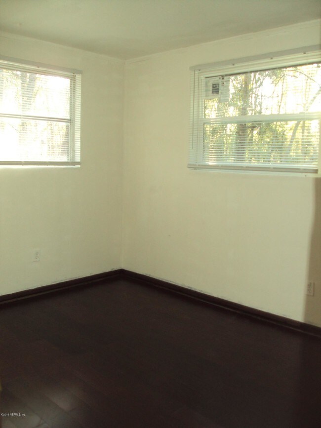 Foto del edificio - 6937 Jammes Rd