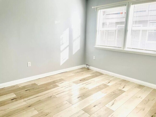 Foto del edificio - Beautiful 1 Bed 1 Bath Available