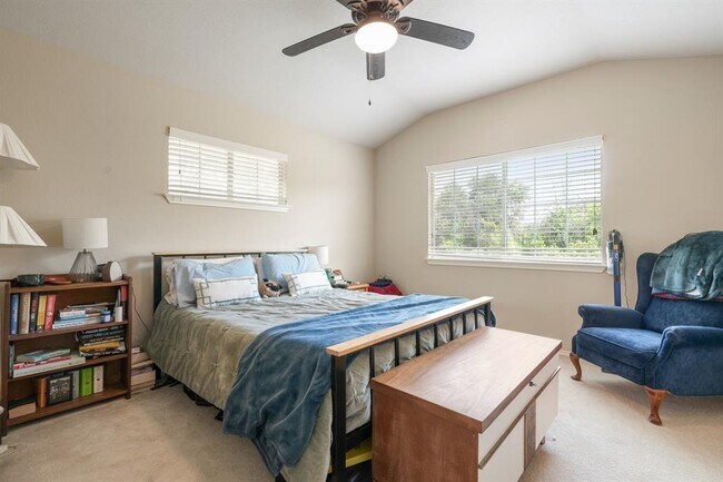 Foto del edificio - 1900 Scofield Ridge Pkwy