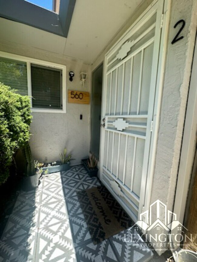 Foto del edificio - Gorgeous 2-Story Condo with Stunning Updates!