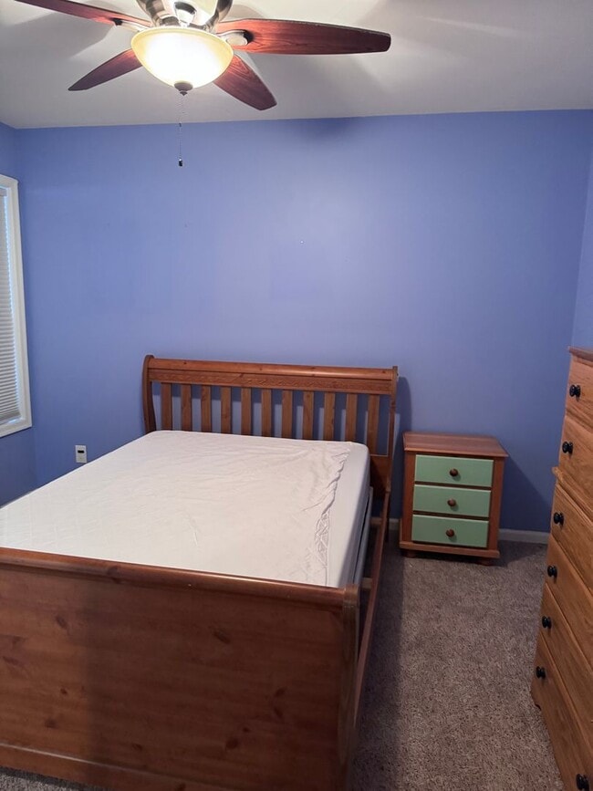 Building Photo - Coastal Cutie! 3BR/2BA Furnished Home Avai...