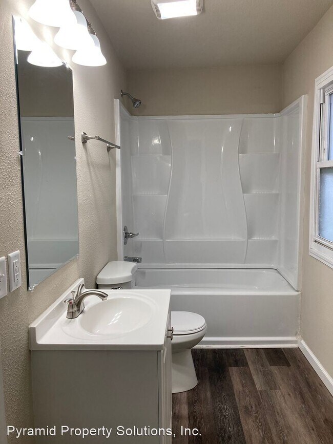 Building Photo - 5 br, 2 bath House - 3017 4th St