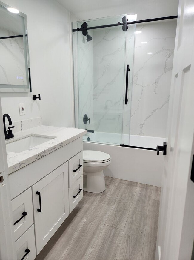Foto del edificio - Modern Style and Luxury Amenities in Ephra...