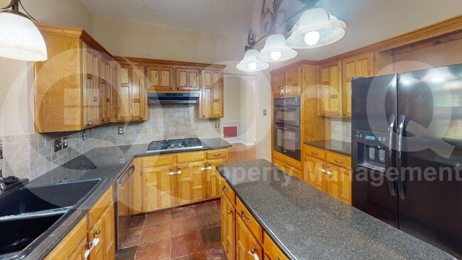 Foto del edificio - 402 Baltusrol Cir