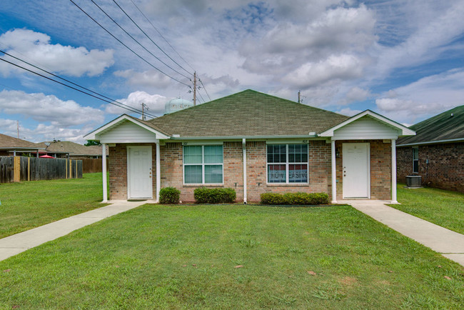 Foto del edificio - 119 S Lindsey St