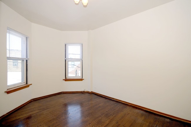 BEDROOM 1 - 1414 W Wilson Ave