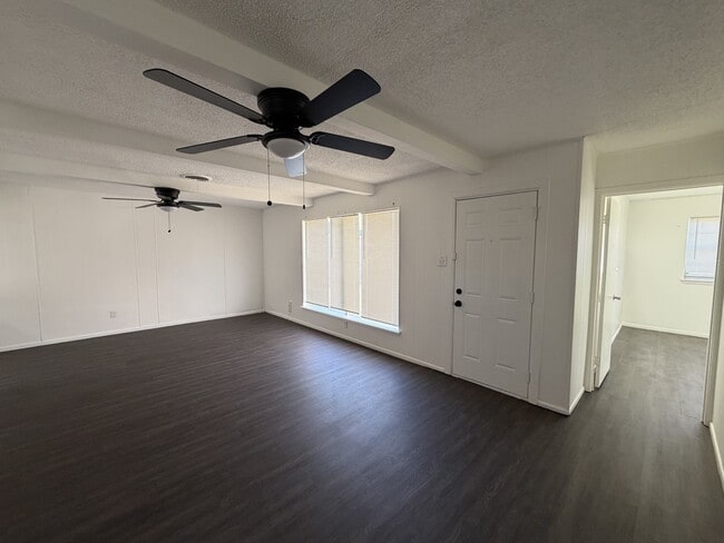 Building Photo - 5420 39th Dr