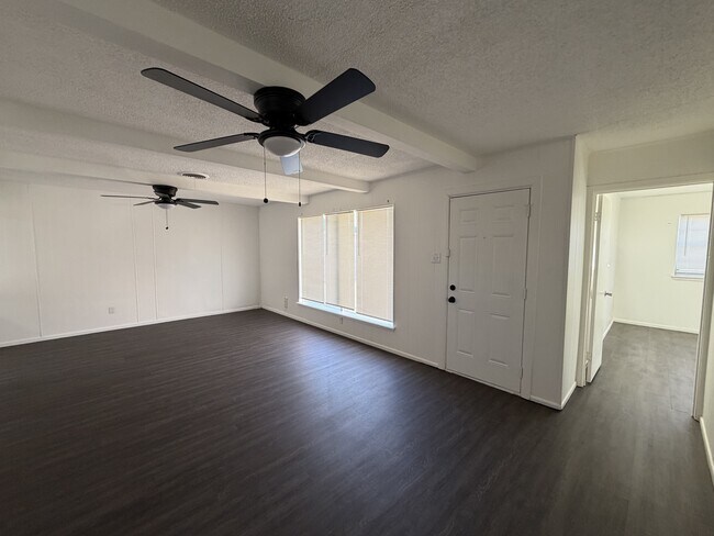 Foto del edificio - 5420 39th Dr