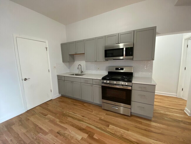Foto del edificio - 4759 N Lincoln Ave